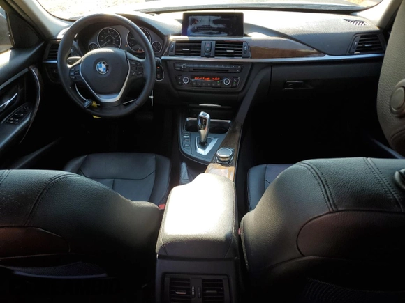 2015 BMW 3 Series 328i с VIN WBA3A5G50FNS83503, выставлен на аукционе Copart как лот 62821095 с пробегом 81 628 миль миль и Списание • Salvage title. История ставок и продаж доступна на DreamBid. Изображение 8.