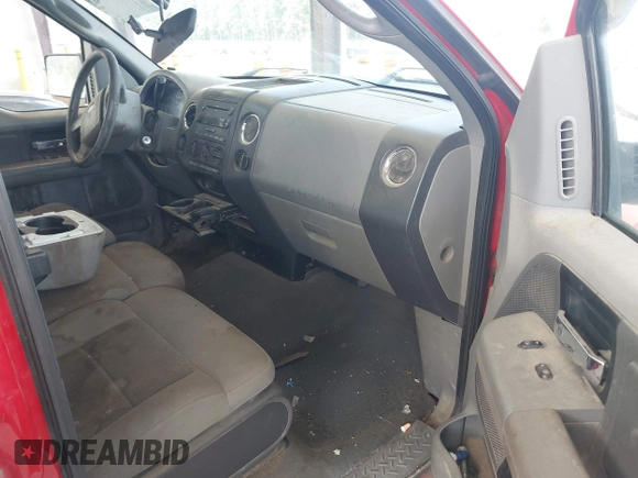 2006 Ford F-150 XLT z VIN 1FTPW14576KB01736, wystawiony jako IAAI lot #42593793 z przebiegiem 292 474 mil mil oraz . Historia ofert i sprzedaży dostępna na DreamBid. Obrazek 5.
