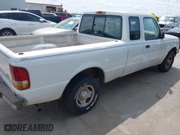 1996 Ford Ranger XL z VIN 1FTCR14U7TPA03267, wystawiony jako IAAI lot #42386485 z przebiegiem 181 383 mil mil oraz . Historia ofert i sprzedaży dostępna na DreamBid. Obrazek 4.