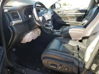 2019 Toyota Highlander SE with VIN 5TDJZRFH6KS611758, listed as a Copart auction lot 57157545 with 63,798 mi miles and Salvage title. Bid and sale history available at DreamBid. Image 7.