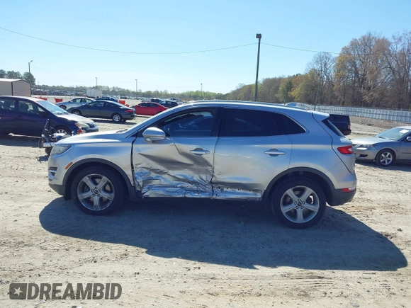 2017 Lincoln MKC Premiere with VIN 5LMCJ1C92HUL15471, listed as a IAAI auction lot 41875811 with 160,287 mi miles and . Bid and sale history available at DreamBid. Image 6.