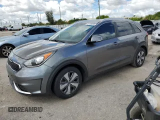 2017 Kia Niro Touring Launch Edition with VIN KNDCC3LC2H5037562, listed as a Copart auction lot 60726424 with 148,023 mi miles and Clean Title. Bid and sale history available at carsss.com. Image 1.