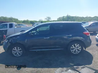 2013 Nissan Murano LE z VIN JN8AZ1MW6DW307341, wystawiony jako IAAI lot #42201960 z przebiegiem 113 133 mil mil oraz . Historia ofert i sprzedaży dostępna na DreamBid. Obrazek 14.