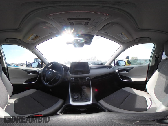 2019 Toyota RAV4 Hybrid XLE with VIN 2T3RWRFV0KW027727, listed as a IAAI auction lot 41881450 with 20,568 mi miles. Bid and sale history available at carsss.com. Image 19.