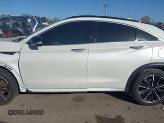 2023 Infiniti QX55 Luxe z VIN 3PCAJ5JR7PF109627, wystawiony jako IAAI lot #41213605 z przebiegiem 16 561 mil mil oraz . Historia ofert i sprzedaży dostępna na DreamBid. Obrazek 14.