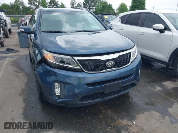 2014 Kia Sorento LX with VIN 5XYKT4A64EG512629, listed as a IAAI auction lot 42082927 with 148,832 mi miles. Bid and sale history available at carsss.com. Image 6.