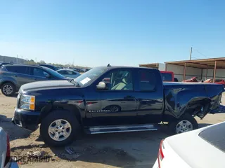 2007 Chevrolet Silverado 1500 Work Truck with VIN 1GCEC19C77Z509671, listed as a IAAI auction lot 41771336 with 256,817 mi miles. Bid and sale history available at carsss.com. Image 14.