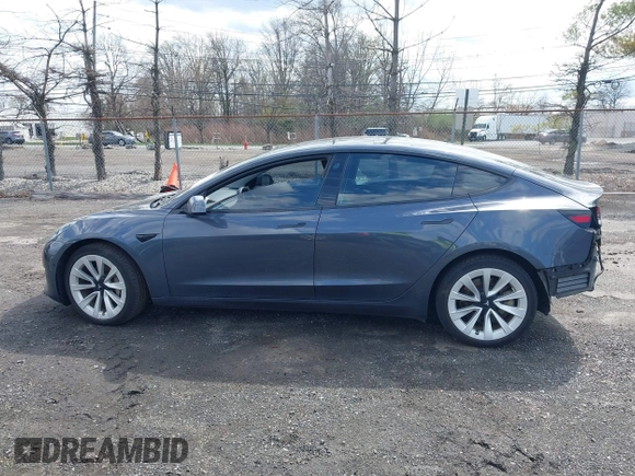 2022 Tesla Model 3 Long Range z VIN 5YJ3E1EB2NF203477, wystawiony jako IAAI lot #42037932 z przebiegiem 56 509 mil mil oraz . Historia ofert i sprzedaży dostępna na DreamBid. Obrazek 14.