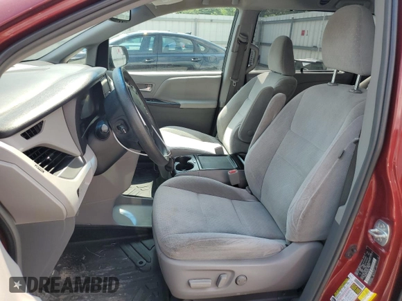 2015 Toyota Sienna LE AAS with VIN 5TDKK3DC7FS600464, listed as a Copart auction lot 61385735 with 159,748 mi miles and Clean title. Bid and sale history available at DreamBid. Image 7.