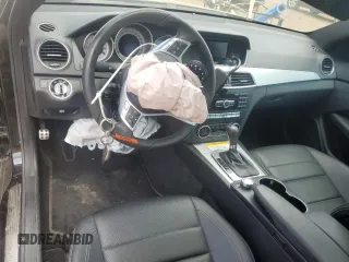 2013 Mercedes-Benz C 250 с VIN WDDGJ4HB7DF973202, выставлен на аукционе Copart как лот 63938445 с пробегом 47 883 миль миль и Списание • Salvage title. История ставок и продаж доступна на DreamBid. Изображение 8.