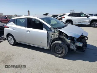 2019 Nissan LEAF SV z VIN 1N4AZ1CP1KC305958, wystawiony jako Copart lot #60573005 z przebiegiem 18 243 mil mil oraz Szkoda całkowita • Salvage title. Historia ofert i sprzedaży dostępna na DreamBid. Obrazek 4.