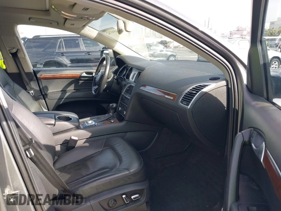 2012 Audi Q7 Premium Plus z VIN WA1LMAFEXCD005644, wystawiony jako IAAI lot #40593742 z przebiegiem 131 695 mil mil oraz . Historia ofert i sprzedaży dostępna na DreamBid. Obrazek 5.