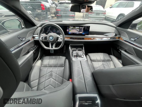 2024 BMW 7 Series with VIN WBA43EH01RCP42359, listed as a Copart auction lot 63657275 with 11,294 mi miles and Clean title. Bid and sale history available at DreamBid. Image 5.