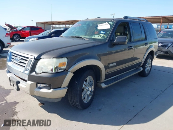 2006 Ford Explorer z VIN 1FMEU64E56UB52663, wystawiony jako IAAI lot #42002830 z przebiegiem 199 847 mil mil oraz . Historia ofert i sprzedaży dostępna na DreamBid. Obrazek 19.