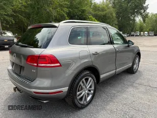 2016 Volkswagen Touareg Sport с VIN WVGEF9BP9GD007210, выставлен на аукционе Copart как лот 61608015 с пробегом 192 156 миль миль и Чистый • Clean title. История ставок и продаж доступна на DreamBid. Изображение 3.