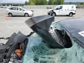 2019 Volkswagen Golf SEL Premium z VIN WVWPR7AU0KW913047, wystawiony jako Copart lot #57083805 z przebiegiem Nie podano mil oraz Szkoda całkowita • Salvage title. Historia ofert i sprzedaży dostępna na DreamBid. Obrazek 13.