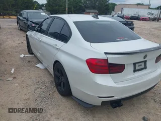 2012 BMW 3 Series 328i с VIN WBA3A5G56CNP15801, выставлен на аукционе IAAI как лот 42476836 с пробегом 166 614 миль миль и . История ставок и продаж доступна на DreamBid. Изображение 3.