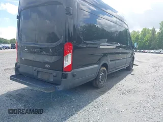 2017 Ford Transit z VIN 1FTYR3XV6HKB38623, wystawiony jako IAAI lot #42238054 z przebiegiem Nie podano mil oraz . Historia ofert i sprzedaży dostępna na DreamBid. Obrazek 4.