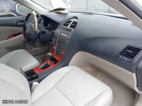 2007 Lexus ES 350 with VIN JTHBJ46G272006445, listed as a IAAI auction lot 38985808 with 210,367 mi miles. Bid and sale history available at carsss.com. Image 5.