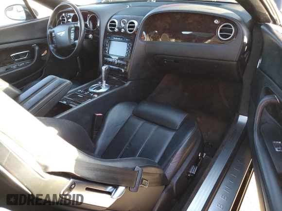 2007 Bentley Continental GT z VIN SCBDR33W17C050619, wystawiony jako Copart lot #42408665 z przebiegiem 248 389 mil mil oraz Szkody całkowita. Historia ofert i sprzedaży dostępna na DreamBid. Obrazek 8.