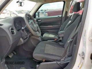 2014 Jeep Patriot Sport z VIN 1C4NJPBB2ED632251, wystawiony jako Copart lot #60115685 z przebiegiem 192 268 mil mil oraz Szkoda całkowita • Salvage title. Historia ofert i sprzedaży dostępna na DreamBid. Obrazek 7.