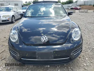 2019 Volkswagen Beetle SE with VIN 3VWJD7ATXKM713415, listed as a Copart auction lot 60673525 with 22,366 mi miles and Salvage title. Bid and sale history available at DreamBid. Image 5.