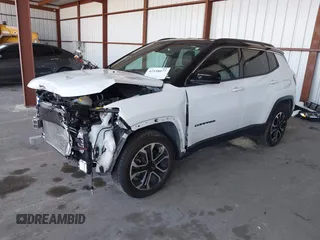 2024 Jeep Compass Limited z VIN 3C4NJDCN6RT597494, wystawiony jako IAAI lot #42538077 z przebiegiem 31 033 mil mil oraz . Historia ofert i sprzedaży dostępna na DreamBid. Obrazek 18.