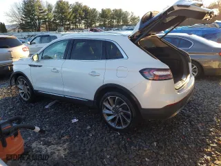2020 Lincoln Nautilus Reserve with VIN 2LMPJ8KP4LBL31218, listed as a Copart auction lot 79643273 with 34,018 mi miles. Bid and sale history available at carsss.com. Image 2.