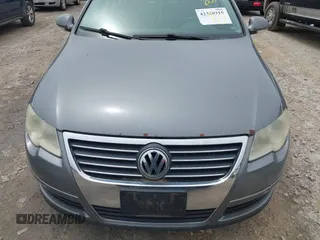 2008 Volkswagen Passat Komfort z VIN WVWAK73C68P042821, wystawiony jako IAAI lot #42320315 z przebiegiem 219 461 mil mil oraz . Historia ofert i sprzedaży dostępna na DreamBid. Obrazek 6.