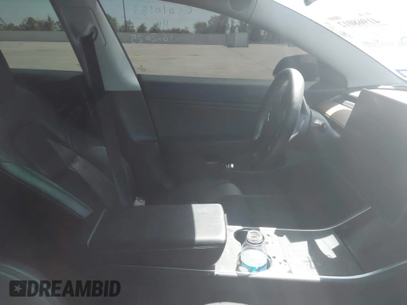 2019 Tesla Model 3 Mid Range z VIN 5YJ3E1EA3KF310976, wystawiony jako IAAI lot #41968012 z przebiegiem Nie podano mil oraz . Historia ofert i sprzedaży dostępna na DreamBid. Obrazek 5.