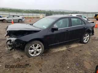 2012 Ford Fusion SE z VIN 3FAHP0HA9CR330614, wystawiony jako Copart lot #57585915 z przebiegiem 82 535 mil mil oraz Szkoda całkowita • Salvage title. Historia ofert i sprzedaży dostępna na DreamBid. Obrazek 1.