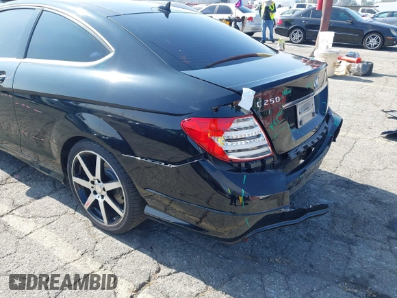 2015 Mercedes-Benz C 250 with VIN WDDGJ4HB7FG390528, listed as a IAAI auction lot 42608653 with 126,314 mi miles and . Bid and sale history available at DreamBid. Image 18.