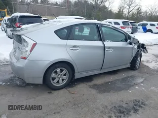 2010 Toyota Prius II z VIN JTDKN3DU2A5174326, wystawiony jako IAAI lot #41508987 z przebiegiem 249 713 mil mil oraz . Historia ofert i sprzedaży dostępna na DreamBid. Obrazek 4.
