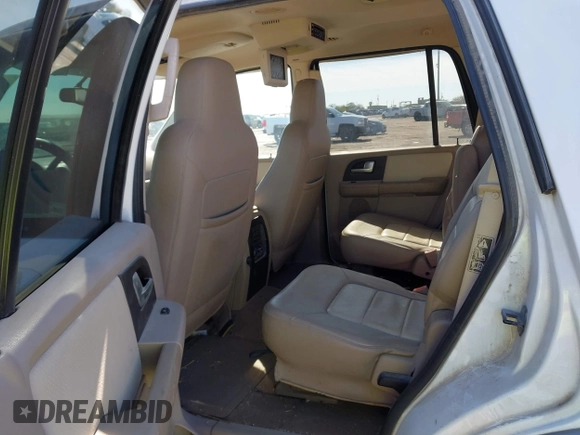2003 Ford Expedition Eddie Bauer with VIN 1FMFU17L43LC47511, listed as a IAAI auction lot 41389633 with 236,105 mi miles. Bid and sale history available at carsss.com. Image 8.
