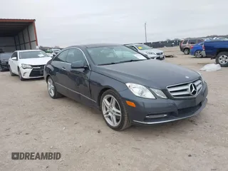 2013 Mercedes-Benz E-Class E 350 with VIN WDDKJ5KB0DF201228, listed as a IAAI auction lot 41591940 with 86,057 mi miles. Bid and sale history available at carsss.com. Image 1.