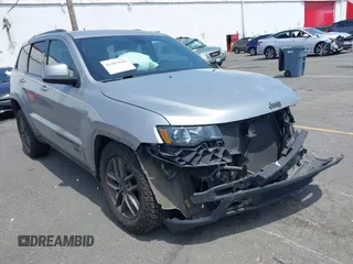 2016 Jeep Grand Cherokee Laredo z VIN 1C4RJFAG0GC377469, wystawiony jako IAAI lot #42483849 z przebiegiem 555 871 mil mil oraz . Historia ofert i sprzedaży dostępna na DreamBid. Obrazek 1.