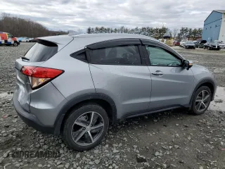 2022 Honda HR-V EX with VIN 3CZRU6H56NM747972, listed as a Copart auction lot 47858685 with 28,402 mi miles and Salvage Title. Bid and sale history available at carsss.com. Image 3.