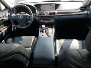 2016 Lexus LS 460 with VIN JTHBL5EF7G5140276, listed as a Copart auction lot 61060735 with 29,768 mi miles and Salvage title. Bid and sale history available at DreamBid. Image 8.