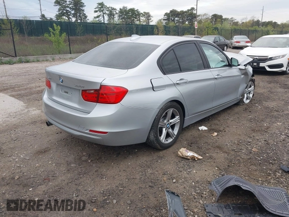 2015 BMW 3 Series 320i xDrive с VIN WBA3C3G55FNS73435, выставлен на аукционе IAAI как лот 42133912 с пробегом 111 663 миль миль и . История ставок и продаж доступна на DreamBid. Изображение 4.