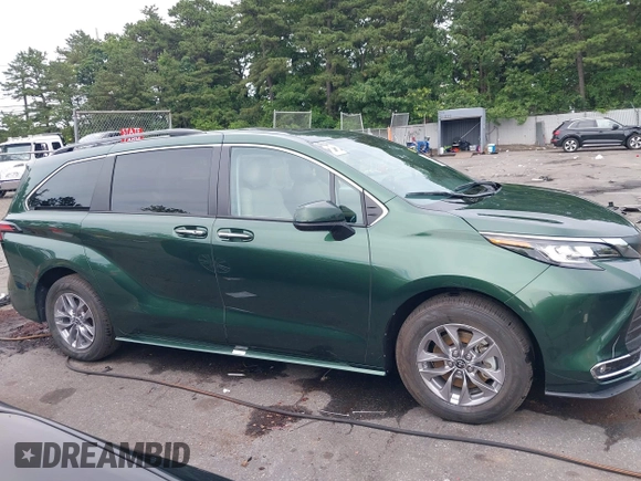 2022 Toyota Sienna XLE with VIN 5TDYSKFC1NS043177, listed as a IAAI auction lot 42495390 with 33,908 mi miles and . Bid and sale history available at DreamBid. Image 13.