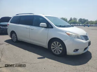 2013 Toyota Sienna XLE with VIN 5TDDK3DC1DS054265, listed as a Copart auction lot 59713835 with 206,197 mi miles and Salvage title. Bid and sale history available at DreamBid. Image 4.