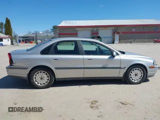 2000 Volvo S80 with VIN YV1TS94D3Y1113398, listed as a IAAI auction lot 42062279 with 112,752 mi miles. Bid and sale history available at carsss.com. Image 14.