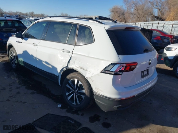 2024 Volkswagen Tiguan S with VIN 3VVFB7AX0RM081893, listed as a IAAI auction lot 41425695 with 8,187 mi miles. Bid and sale history available at carsss.com. Image 3.