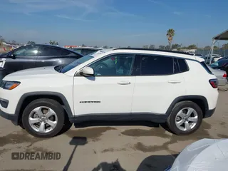 2020 Jeep Compass Altitude z VIN 3C4NJCBB8LT124978, wystawiony jako IAAI lot #42084990 z przebiegiem 101 501 mil mil oraz . Historia ofert i sprzedaży dostępna na DreamBid. Obrazek 14.