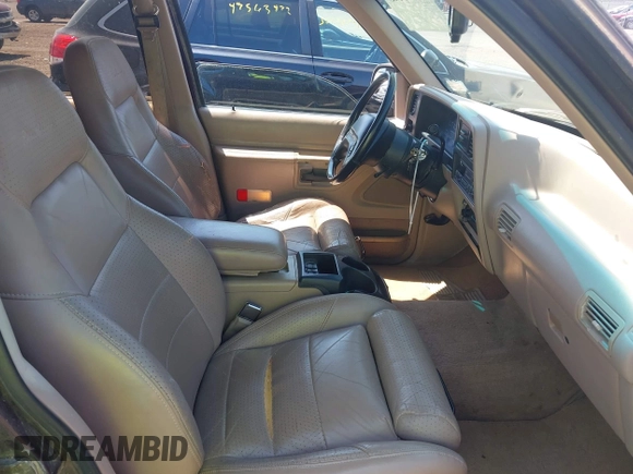 1994 Ford Explorer Eddie Bauer with VIN 1FMDU34X3RUD17643, listed as a IAAI auction lot 42571645 with 180,279 mi miles and . Bid and sale history available at DreamBid. Image 5.