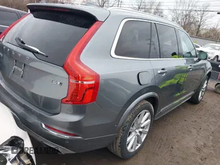 2016 Volvo XC90 T6 Inscription with VIN YV4A22PL5G1084750, listed as a IAAI auction lot 41729279 with 115,484 mi miles. Bid and sale history available at carsss.com. Image 4.
