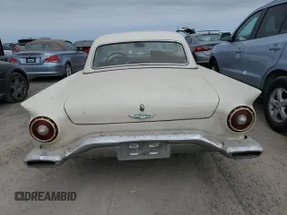 1957 Ford Thunderbird z VIN D7FH394065, wystawiony jako Copart lot #76660654 z przebiegiem 85 758 mil mil oraz Szkody całkowita. Historia ofert i sprzedaży dostępna na DreamBid. Obrazek 6.