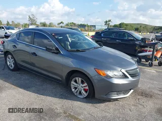 2013 Acura ILX with VIN 19VDE1F32DE021447, listed as a IAAI auction lot 41730382 with 165,223 mi miles. Bid and sale history available at carsss.com. Image 1.