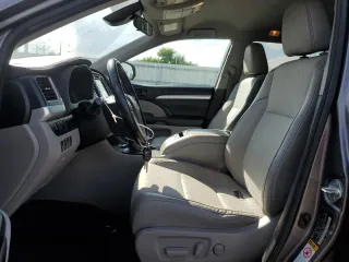 2018 Toyota Highlander LE with VIN 5TDBZRFH5JS807483, listed as a Copart auction lot 62724915 with 144,404 mi miles and Clean title. Bid and sale history available at DreamBid. Image 7.