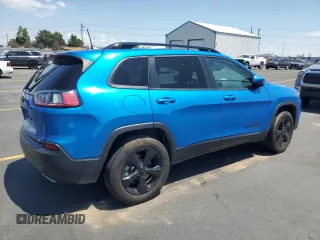 2020 Jeep Cherokee Altitude z VIN 1C4PJMLX3LD538832, wystawiony jako Copart lot #60269435 z przebiegiem 31 479 mil mil oraz Szkoda całkowita • Salvage title. Historia ofert i sprzedaży dostępna na DreamBid. Obrazek 3.